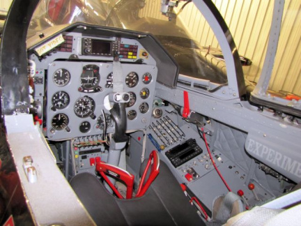 cockpit-L39